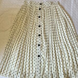 Hayden, Large, cream, long skirt.